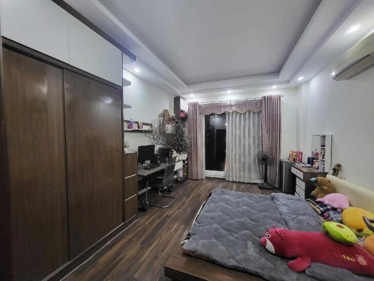 BÁN NHÀ NGỌC LÂM 24M2 * 2 TẦNG * 5.1 TỶ , FULL NỘI THẤT