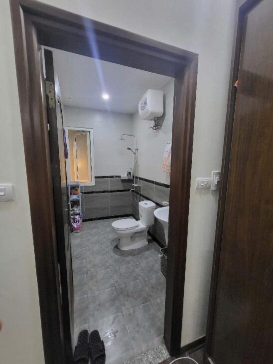 BÁN NHÀ NGỌC LÂM 24M2 * 2 TẦNG * 5.1 TỶ , FULL NỘI THẤT