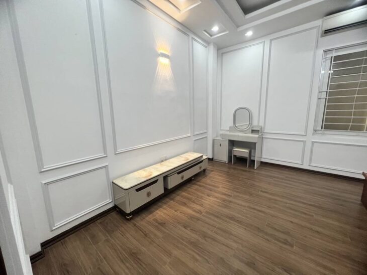 NHÀ GIANG VĂN MINH – NHỈNH 12 TỶ – 5 TẦNG – FULL NỘI THẤT – 2 THOÁNG TRƯỚC SAU – GẦN Ô TÔ