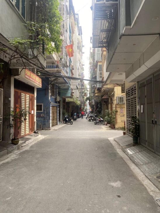 Lạc Long Quân – 6 tầng thang máy – ô tô qua nhà – 50m chỉ 11.5 tỷ