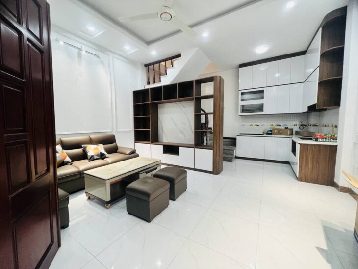 NHÀ GIANG VĂN MINH – NHỈNH 12 TỶ – 5 TẦNG – FULL NỘI THẤT – 2 THOÁNG TRƯỚC SAU – GẦN Ô TÔ