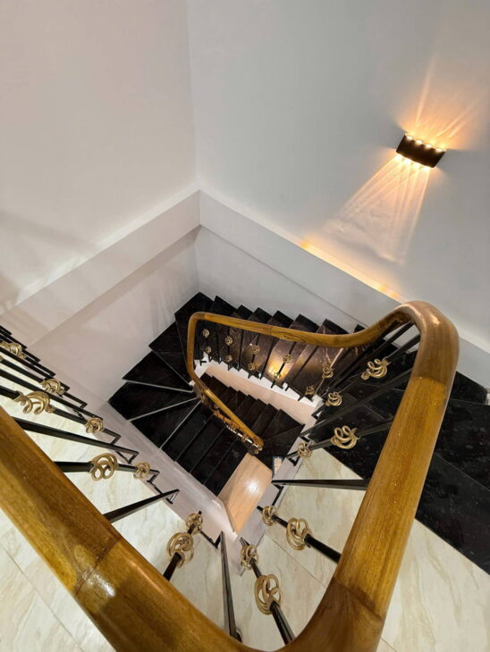 Bán gấp nhà mới, kề ô tô, DT 28m2, 5 tầng, Ngã Tư sở ( Nguyễn Trãi, Thanh Xuân). 5,6 tỷ.