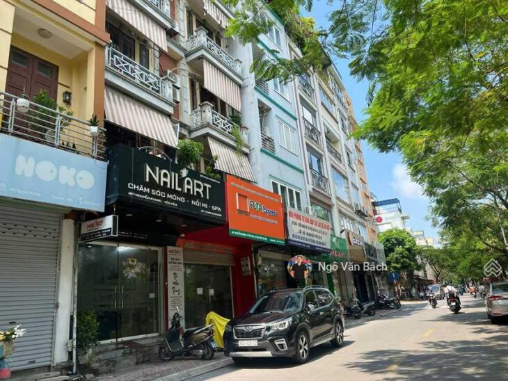Bán gấp tòa Building mặt phố Nguyễn Khang, dòng tiền 1.8 tỷ/năm, thông sàn, vỉa hè rộng, PCCC đầy