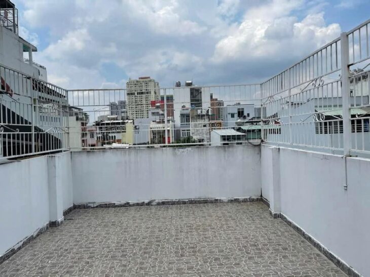 Mặt tiền kinh doanh ngay Chợ Lý Phục Man, 100m2, 3 tầng, thu nhập 300triệu/Năm, Bình