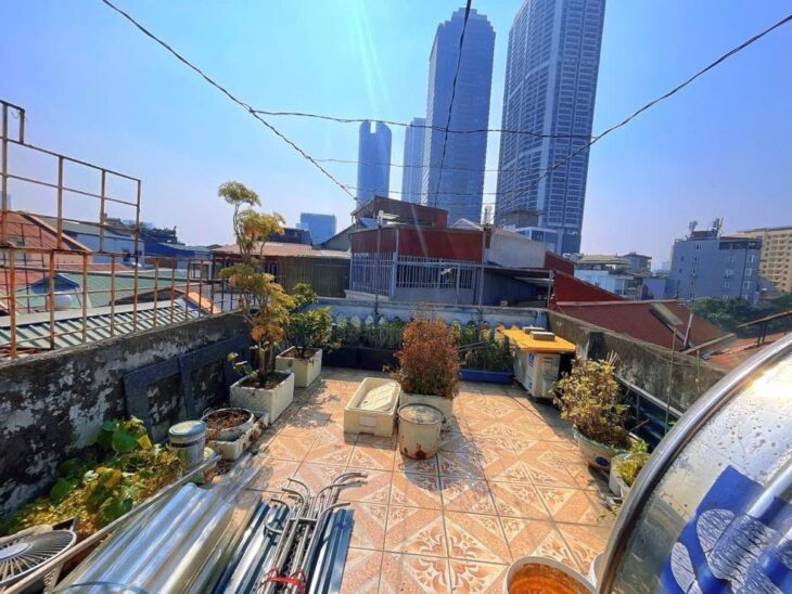 Bán nhà Nguyễn Văn Huyên sổ đỏ chính chủ. OTO đỗ cửa