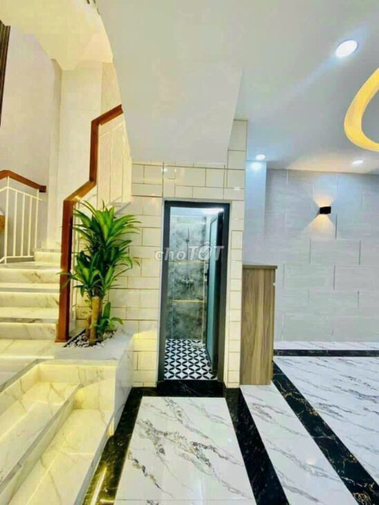 NHà Mới 3 Lầu Ngay Chợ Tân Bình_ Hẻm 6 m _DT: 240m2