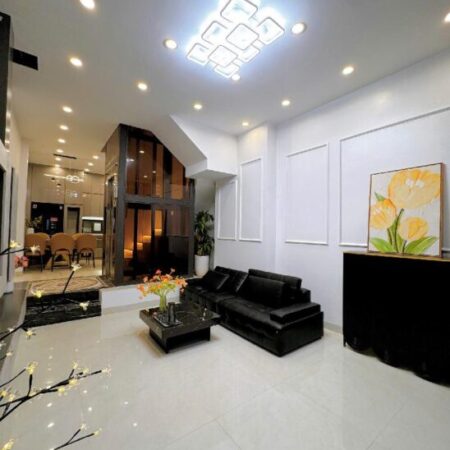 BÁN NHÀ PHỐ QUANG TRUNG, Ô TÔ NGỦ TRONG NHÀ, NỘI THẤT VIP, 46m, 10.3 tỷ