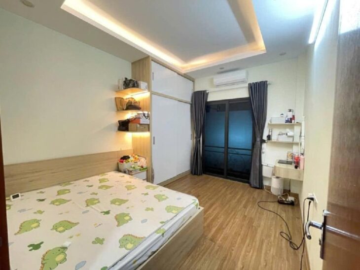 ‘BÁN NHÀ GẦN PHỐ LÊ TRỌNG TẤN, Ô TÔ ĐỖ CỬA 50m, 5 TẦNG, 35m, 5.2 tỷ