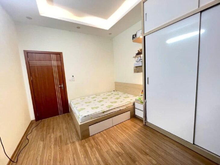 ‘BÁN NHÀ GẦN PHỐ LÊ TRỌNG TẤN, Ô TÔ ĐỖ CỬA 50m, 5 TẦNG, 35m, 5.2 tỷ