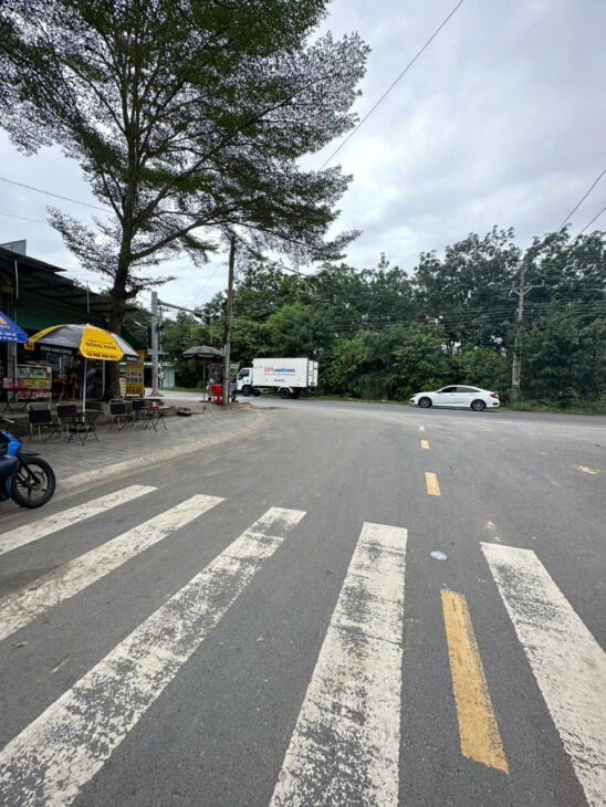 Gia đình tôi có lô đất 72m cần bán gấp Mọi tiện ích xum quanh bán kính 1km đầy đủ không thiếu bất