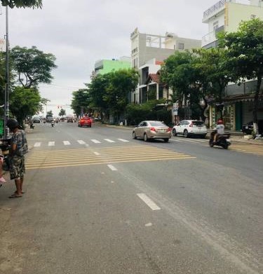 ♥ Khách Sạn Mặt Tiền Lý Thái Tông gần Biển, 175m2, ngang 10m, 6 tầng