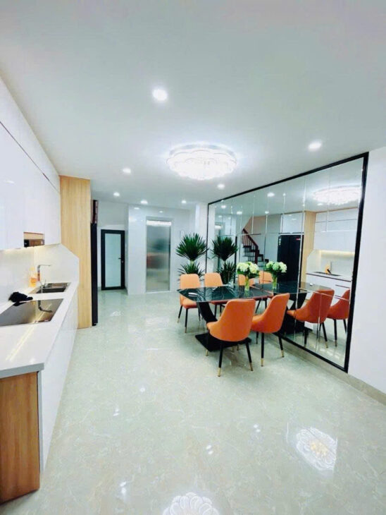 Nhà đẹp Hồ Ba Mẫu 36m2, 7T thang máy tặng full đồ hơn 8 tỷ gần Công Viên hiếm Đống Đa