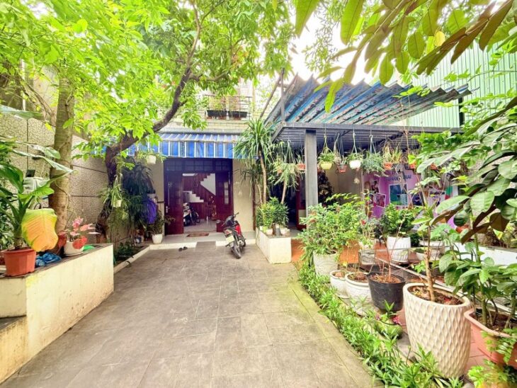 # Nhà Sân Vườn Ao Cá gần Hoàng Thị Loan, 171m2, ngang hơn 8m, 2 tầng, 4.5 tỷ