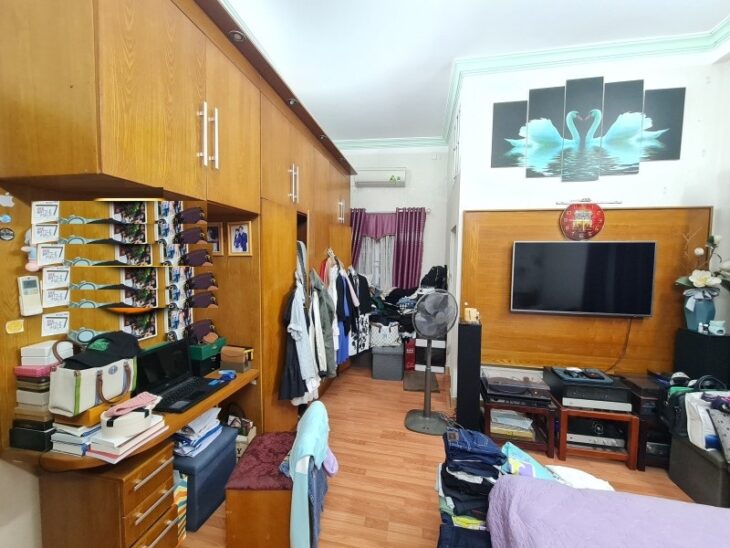 # Nhà Lô Góc đường Nhựa có Lề gần Nguyễn Văn Linh, 78m2, 3 tầng, kinh doanh, Ô tô đậu