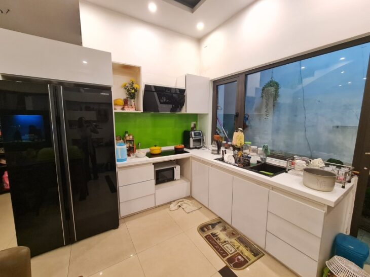 # Nhà Lô Góc đường Nhựa có Lề gần Nguyễn Văn Linh, 78m2, 3 tầng, kinh doanh, Ô tô đậu