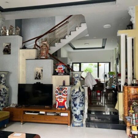 # Nhà Lô Góc đường Nhựa có Lề gần Nguyễn Văn Linh, 78m2, 3 tầng, kinh doanh, Ô tô đậu # Nhà Lô Góc đường Nhựa có Lề gần Nguyễn Văn Linh, 78m2, 3 tầng, kinh doanh, Ô tô đậu