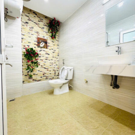 ???? CĂN NHÀ ĐẸP (5,9 tỷ) DT 42 m2, NGÕ THÔNG, CÁCH 40m RA ĐƯỜNG OTO – KHU VIP GIA THUỴ – CẦN BÁN