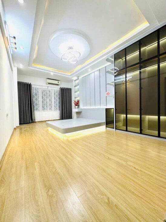 ???? CĂN NHÀ ĐẸP (5,9 tỷ) DT 42 m2, NGÕ THÔNG, CÁCH 40m RA ĐƯỜNG OTO – KHU VIP GIA THUỴ – CẦN BÁN