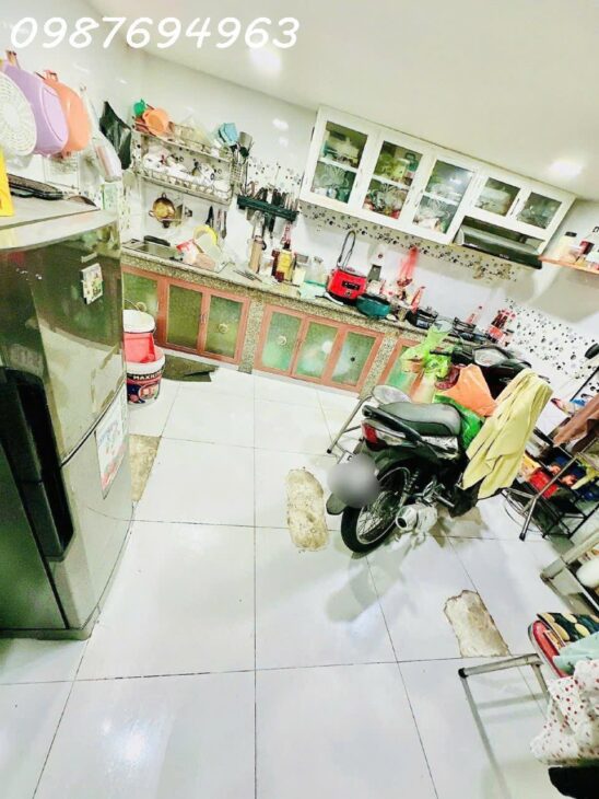 Q8 P4 PHẠM THẾ HIỂN 3PN GẦN CHỢ GẦN TRƯỜNG HỌC GẦN BV Q8 HẺM 3.5M THÔNG RA CAO LỖ 4.xT