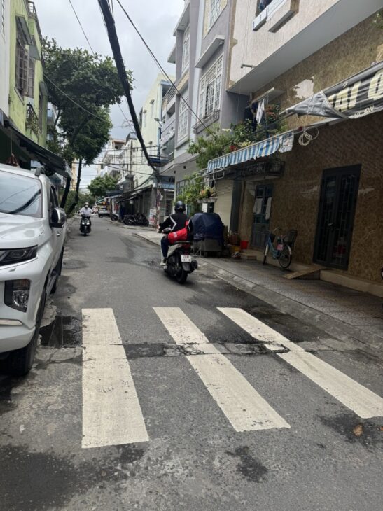 ♥ Đường nhựa Ô tô, có lề gần Nguyễn Hoàng, 45m2, 3 tầng cứng, nhỉnh 5 tỷ