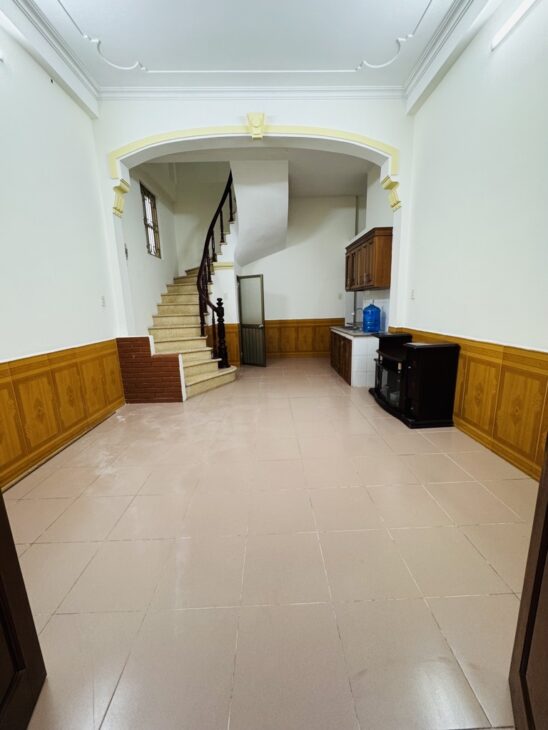 NHÀ ĐẸP ĐÓN TẾT – LÔ GÓC HOÀNG QUỐC VIỆT – 35M2 X 4 TẦNG – 7.2 TỶ – NGÕ BA GÁC