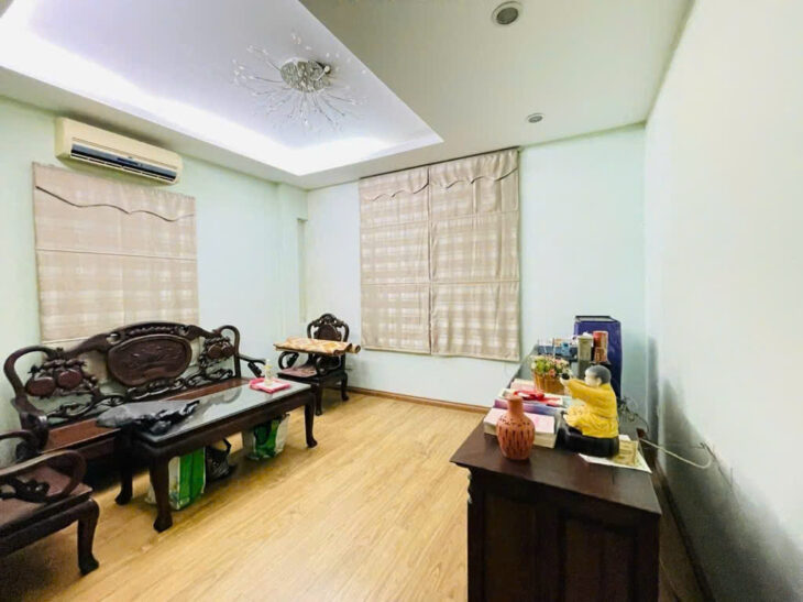 Bán nhà Hào Nam Đống Đa_Gần Mặt Đường_Bạt Ngàn Tiện Ích_42mx4T_ Giá: 7.7 tỷ_Lh: 0396935190.