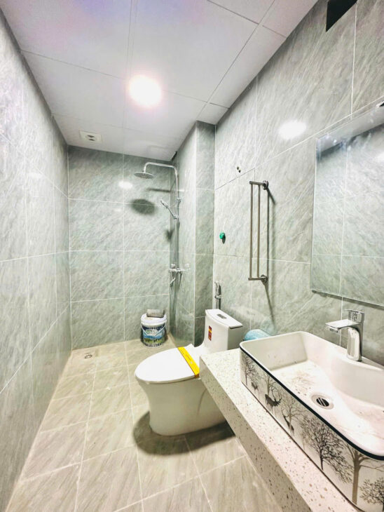 Bán nhà Phố Hào Nam, Gần Mặt Phố, Nhà Xây Mới, 35mx5T, Giá: 8,3 Tỷ, Lh: 0396935190.