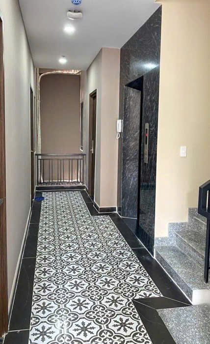 CĂN HỘ DỊCH VỤ – DÒNG TIỀN 3 TỶ/NĂM – 33 PHÒNG – THANG MÁY – HẦM – NƠ TRANG LONG – GIÁ 49 TỶ TL