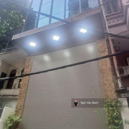 Bán tòa văn phòng – phố Trần Quốc Hoàn. 65m2, MT 6.1m, 26 tỷ dòng tiền 800tr/năm Bán tòa văn phòng – phố Trần Quốc Hoàn. 65m2, MT 6.1m, 26 tỷ dòng tiền 800tr/năm