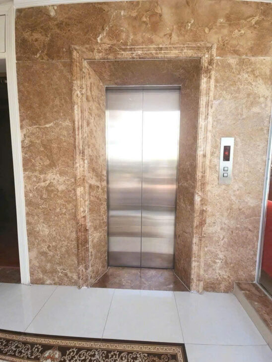 Mặt phố Nguyễn Khả Trạc, thang máy vỉa hè đường 3 làn ô tô đua KD đa hệ sấm uất 60m-17tỷ