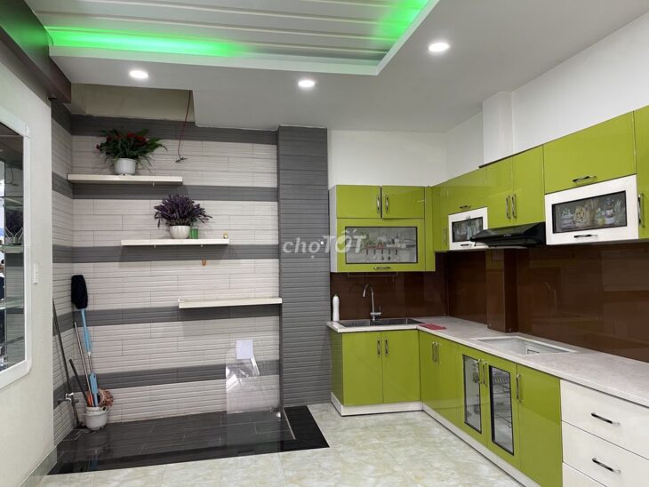 Nhà Hẻm Xe Hơi_Dương Quảng Hàm P5_4X18M 3 Lầu 4PN 5WC