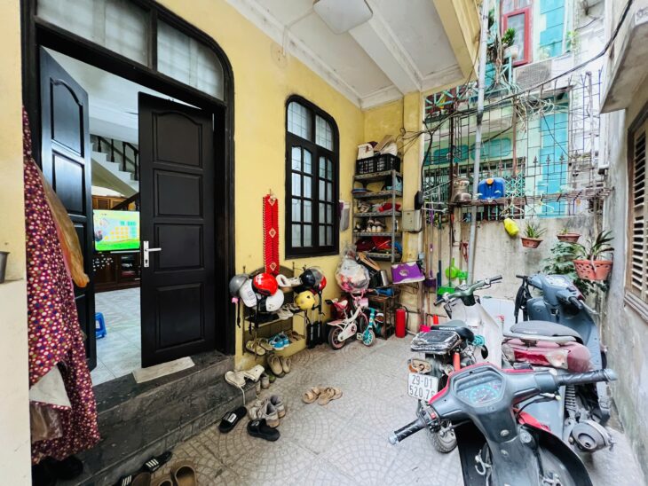 ĐỐNG ĐA – ĐƯỜNG LÁNG – 59M2 – 4 NGỦ – SÂN CỔNG RIÊNG ĐỂ XE (~ NHỈNH 130TR/M2)