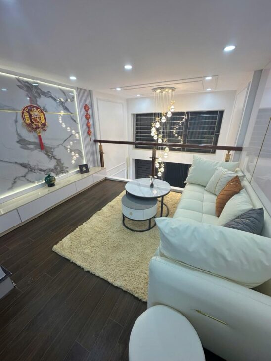 KHÚC THỪA DỤ – CẦU GIẤY- 10M Ô TÔ TRÁNH – NGÕ THÔNG – FULL NỘI THẤT- NHỈNH 8 TỶ