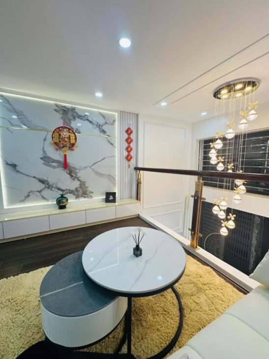 KHÚC THỪA DỤ – CẦU GIẤY- 10M Ô TÔ TRÁNH – NGÕ THÔNG – FULL NỘI THẤT- NHỈNH 8 TỶ