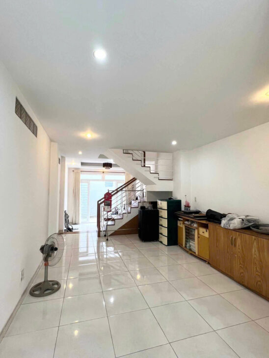 Bán Nhà HXH Phan Văn Trị 4×10, 2 Mặt Hẻm Gần Bà Chiểu Hơn 6 Tỉ