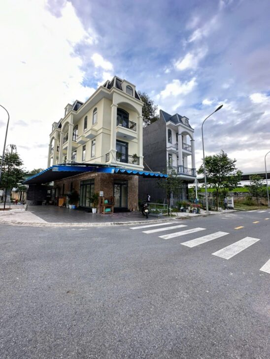 Cần bán đất mặt tiền đường nhựa 13m gần KCN Vsip 2 đối diện trường học cấp 1, cấp 2 phú chánh