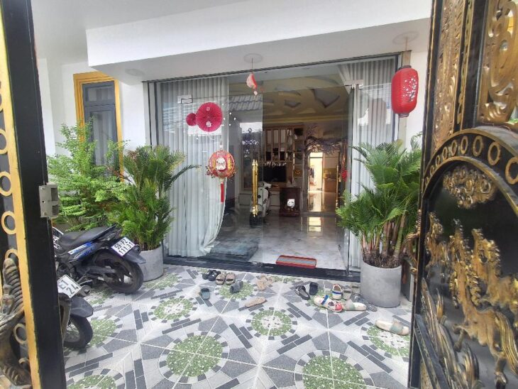 Nhà mới ở ngay, 128m2, 3 tầng, Ngang 7m, hẻm xe hơi, 803 Huỳnh Tấn Phát, Phú Thuận Quận 7-Giá 12 tỷ