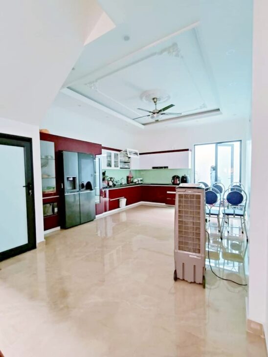 Bán nhà Khúc Thừa Dụ, đường 10m, 105m x 3 tầng, độc lập, Giá 5.5 tỉ