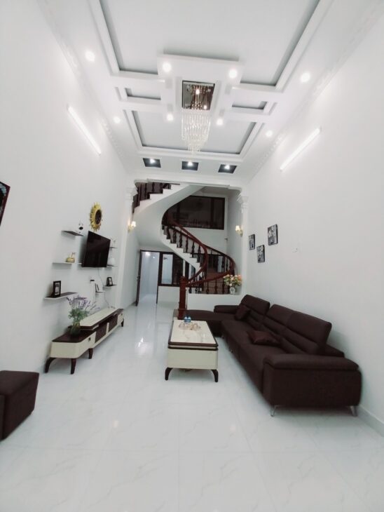 Nhà Ngô Gia Tự. 61m 3 tầng, đường 7m, Giá 4.6 tỉ gần Văn Cao, Cầu Rào