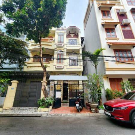 Bán nhà phân lô Tô Vũ – 193 Văn Cao, 82m 3 tầng, đườn 12m, sân cổng, Giá 6.58 tỉ Bán nhà phân lô Tô Vũ – 193 Văn Cao, 82m 3 tầng, đườn 12m, sân cổng, Giá 6.58 tỉ