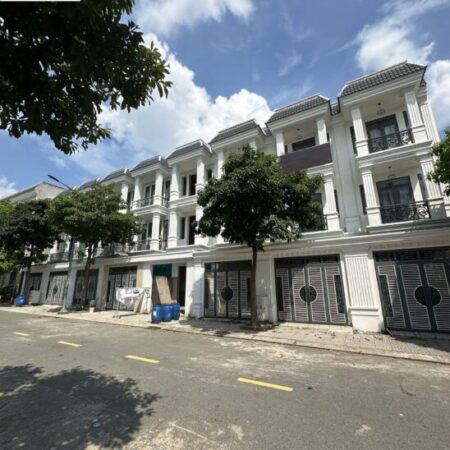 Bán nhà 4pn 70m2 Dĩ An Bình Dương 3,5 tỷ Bán nhà 4pn 70m2 Dĩ An Bình Dương 3,5 tỷ