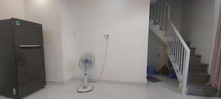 ♥ Nhà lô góc 50m ra MT Hoàng Diệu kiệt thông, gần Chợ Mới, 2 tầng, chắc đẹp ở ngay, 2.1 tỷ