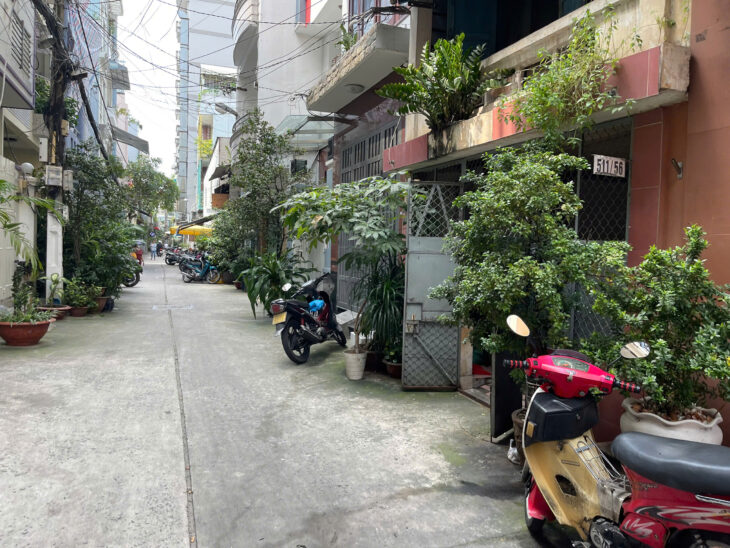 Căn góc, ngang 5m, vị trí đẹp gần ngã tư Hàng Xanh, đường Bạch Đằng, Quận Bình Thạnh. Chỉ 4.95 tỷ.