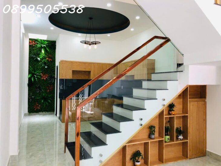 Bán nhà đường Lò Lu, Phường Trường Thạnh. HXH , nhà 1 trệt 2 lầu có 4PN 4WC 1PK + Sân phơi 5,6 tỷ