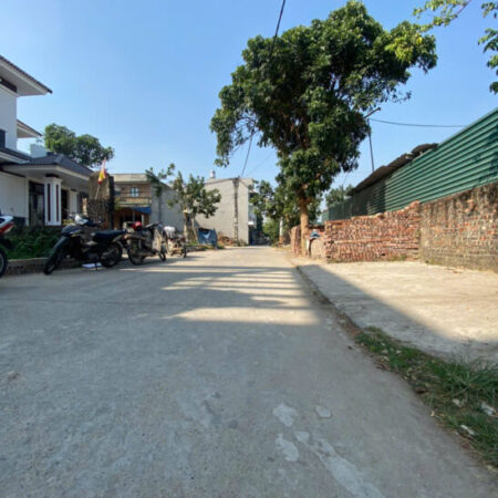 100m đất bìa làng Kính Nỗ, Uy Nỗ, Đông Anh. Mặt tiền 5,38m. Giá 7,8 tỷ có Thương Lượng.