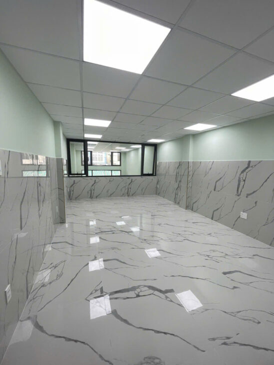 Nhà mới ????. 4*21 . 1 trệt 1 lửng 4 lầu_ Lũy Bán Bích