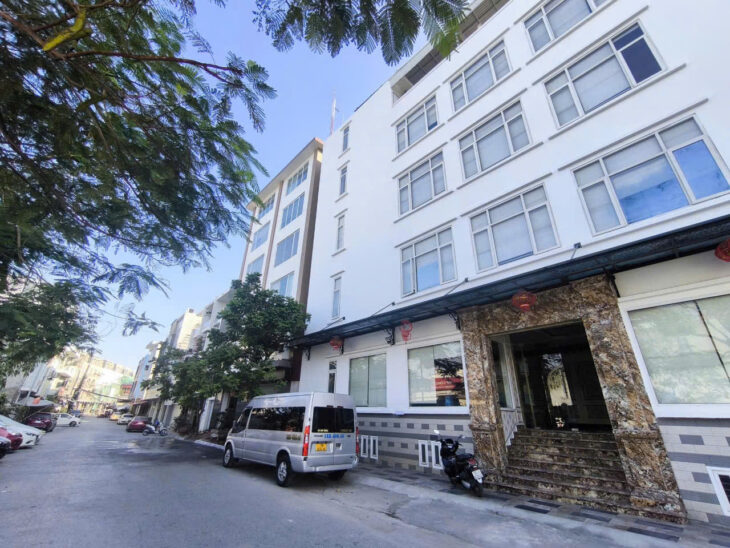 Toà nhà 192m 5 tầng 8 ngủ – mặt đường Nguyễn Văn Linh, lô góc gần AEON, Giá 22 tỉ