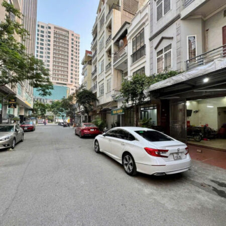 Lô 22 Lê Hồng Phong, 60m 4 tầng mặt trục chính, Giá 11 tỉ bán hàng siêu đẹp