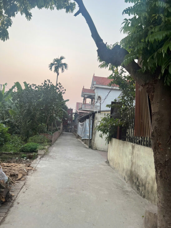 CẦN TIỀN BÁN GẤP ĐẤT PHÚC THỌ, TC NHỈNH 700TR. SẴN SỔ GIAO DỊCH