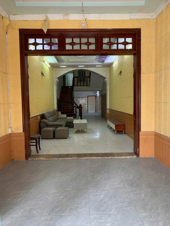 Nhà mặt đường Tô Vũ – 193 Văn Cao, 83m 4 tầng, đường 13m, Giá 7.5 tỉ